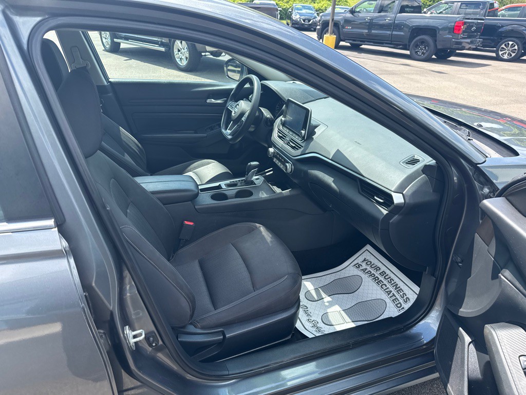 2020 Nissan Altima Image 8