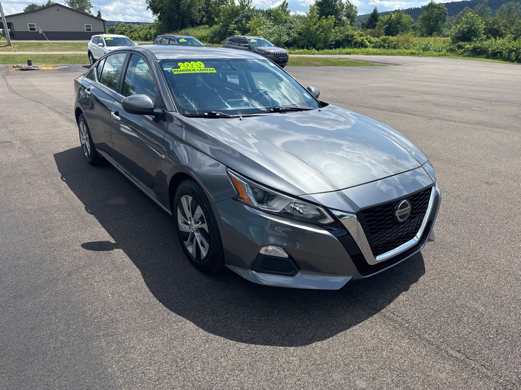 2020 Nissan Altima Image 9