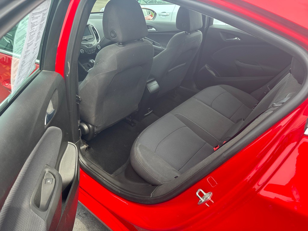 2018 Chevrolet Cruze Image 3