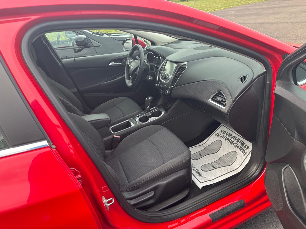 2018 Chevrolet Cruze Image 8