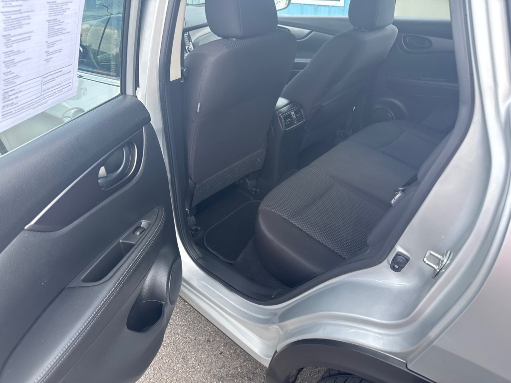 2020 Nissan Rogue Image 3