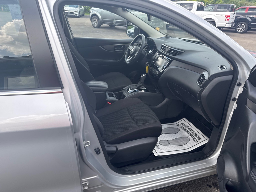 2020 Nissan Rogue Image 8