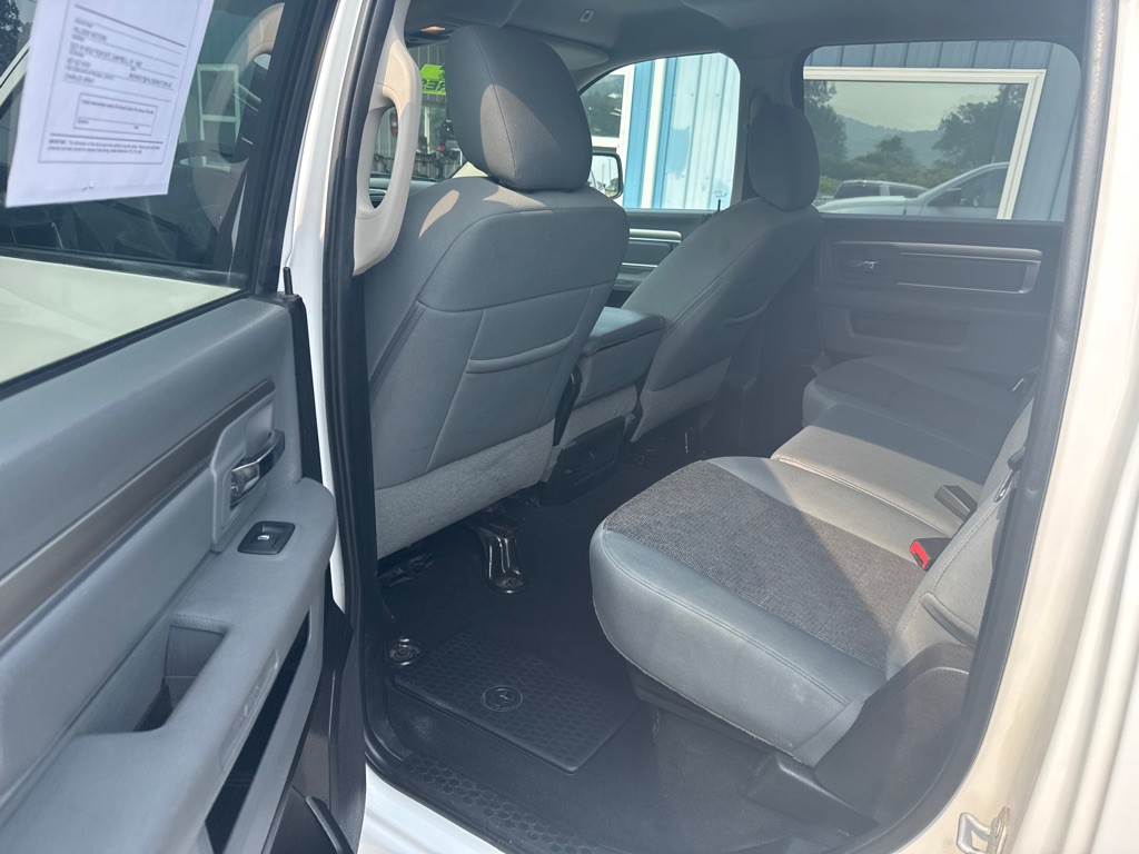 2019 RAM 1500 Image 3