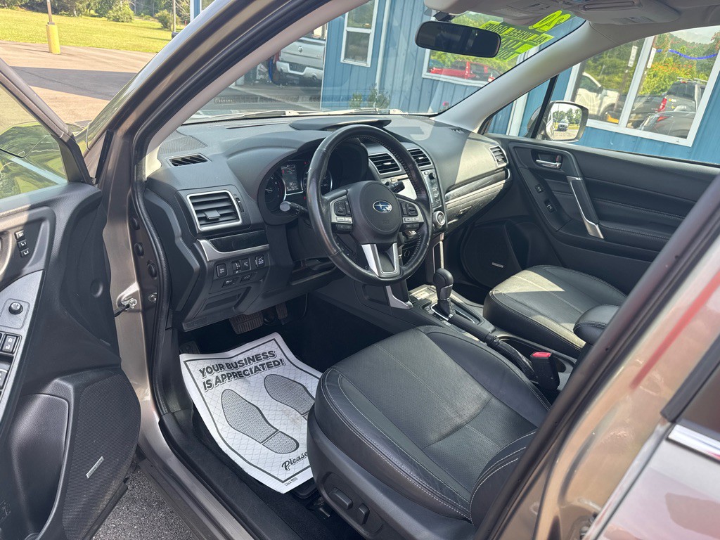 2018 Subaru Forester Image 2