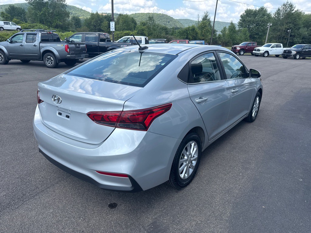 2021 Hyundai Accent Image 6