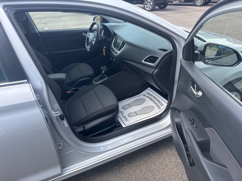 2021 Hyundai Accent Image 8