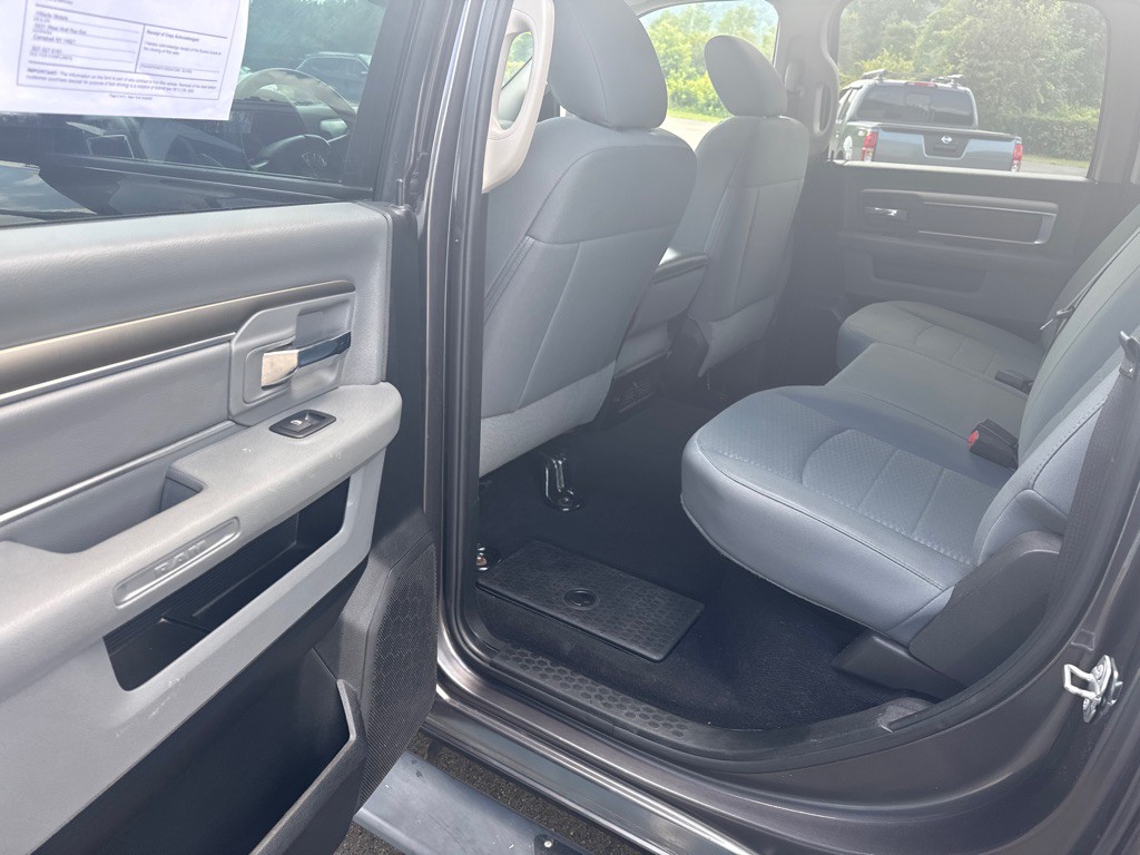 2019 RAM 1500 Image 3