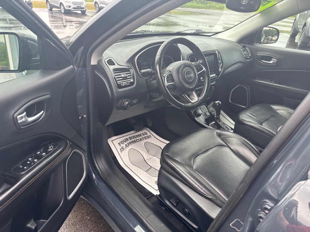 2018 Jeep Compass Image 2