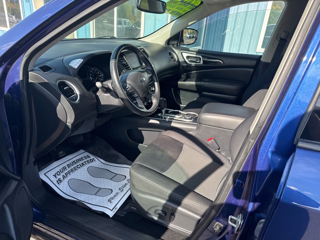 2019 Nissan Pathfinder Image 2