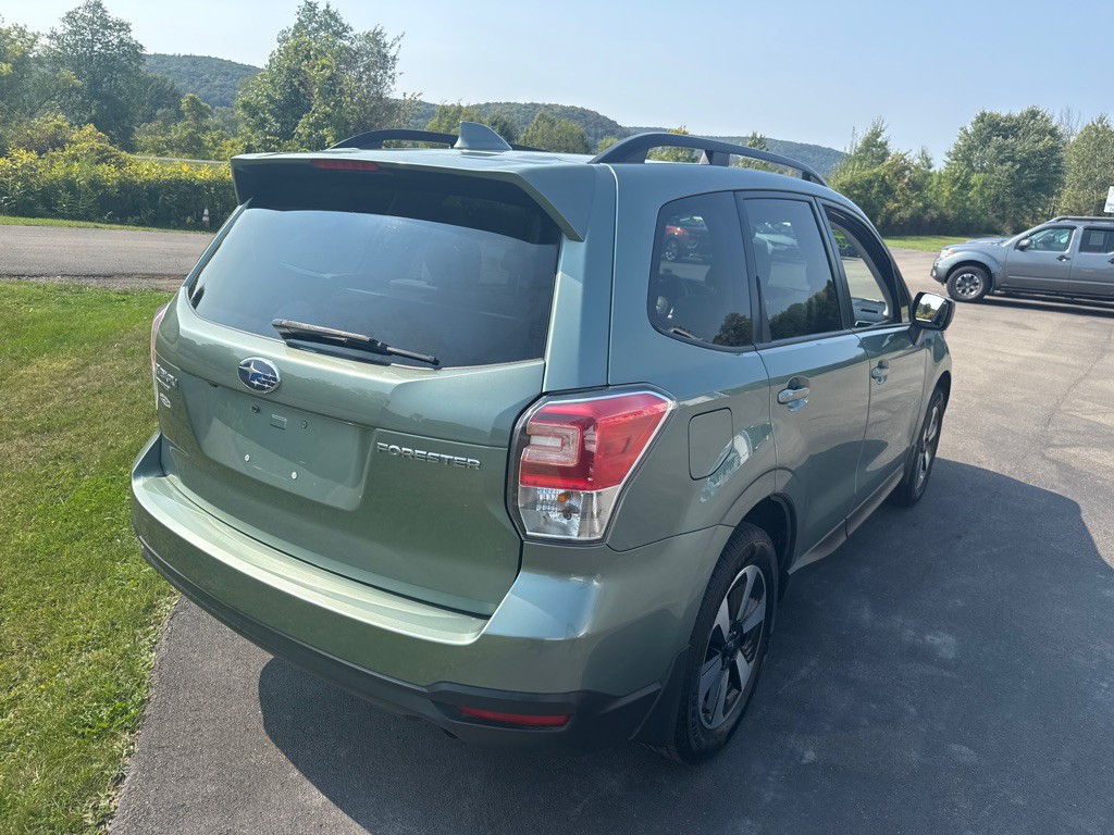 2018 Subaru Forester Image 6
