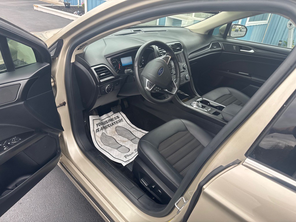 2018 Ford Fusion Image 2