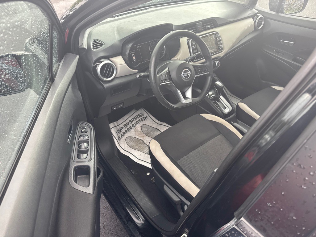 2021 Nissan Versa Image 2