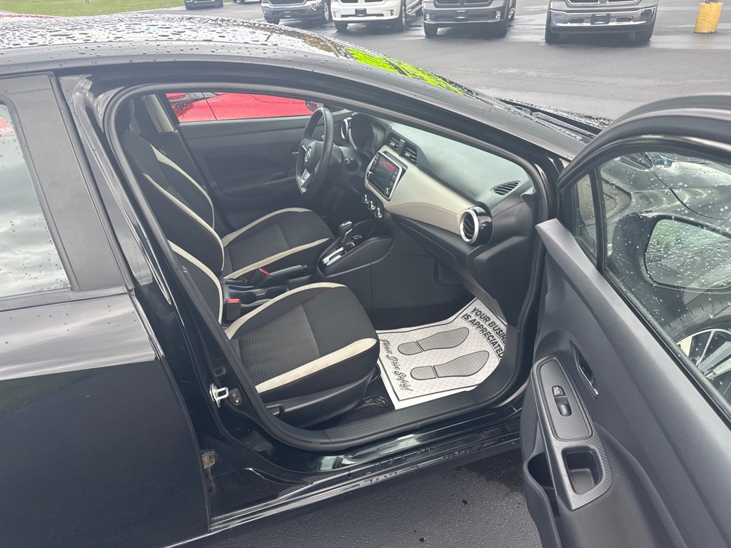 2021 Nissan Versa Image 8