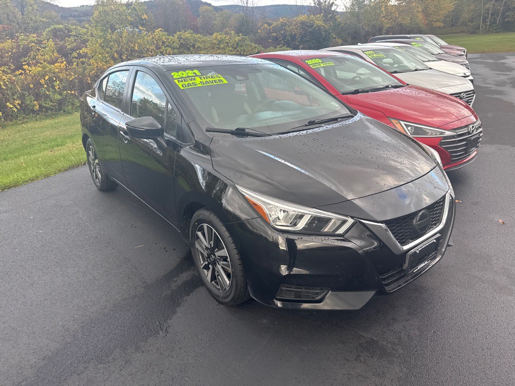 2021 Nissan Versa Image 9