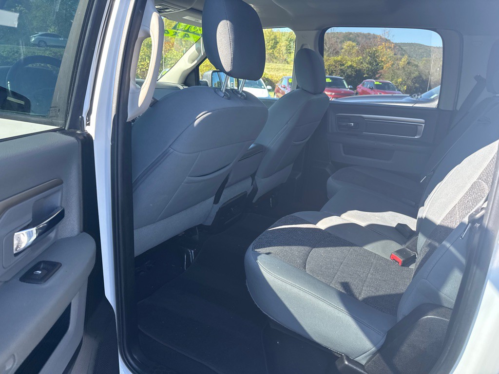 2019 RAM 1500 Image 3