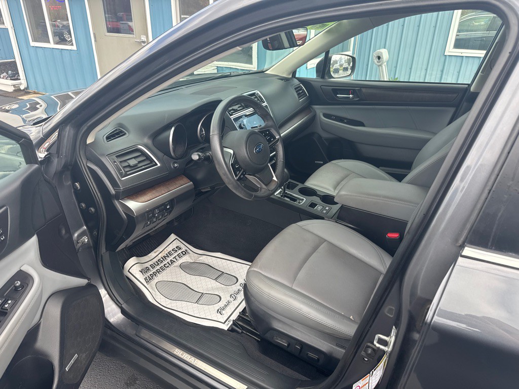 2018 Subaru Outback Image 2
