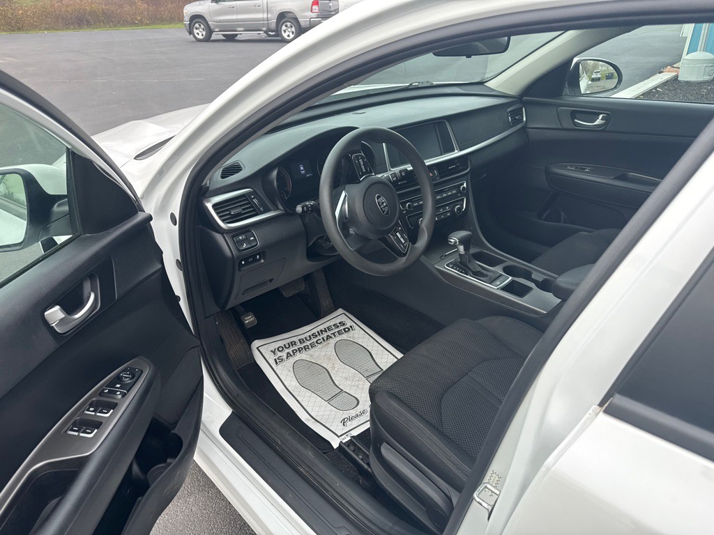 2020 Kia Optima Image 2