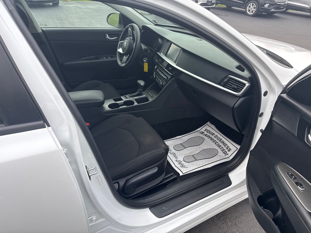 2020 Kia Optima Image 8