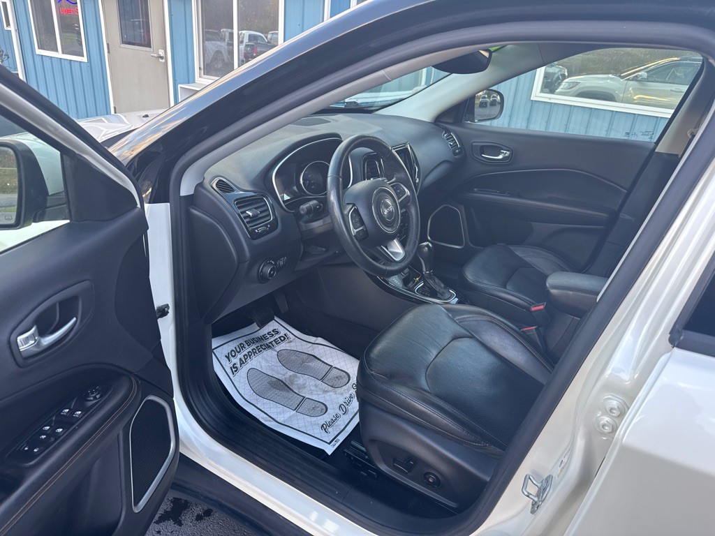 2018 Jeep Compass Image 2