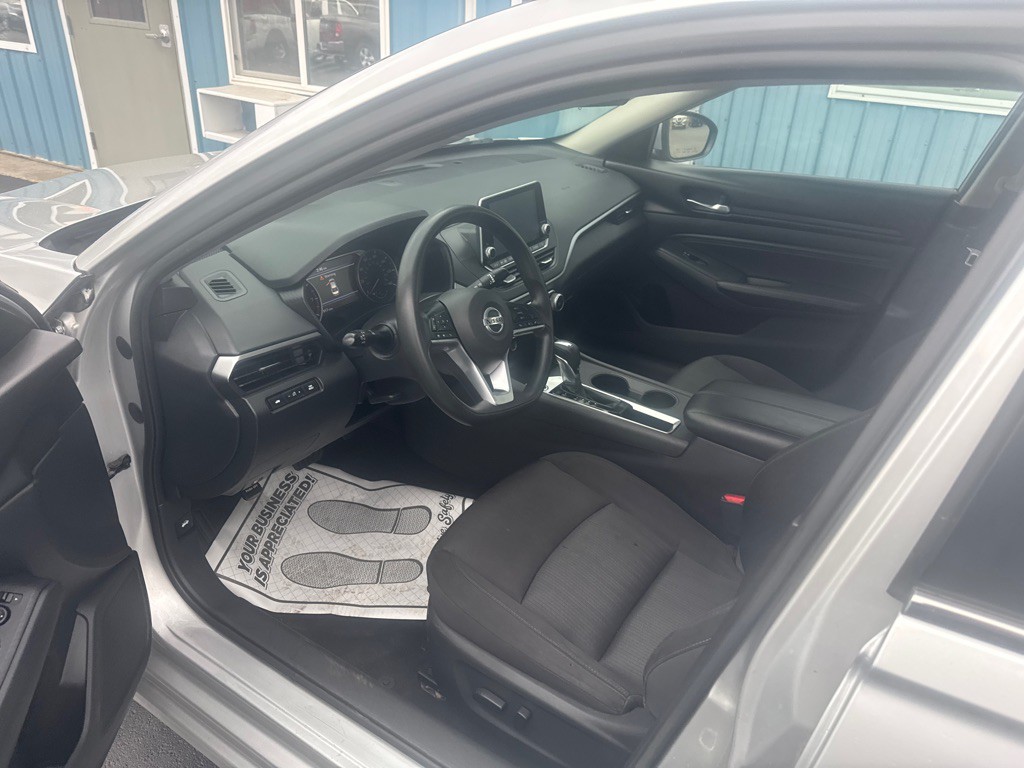 2020 Nissan Altima Image 2