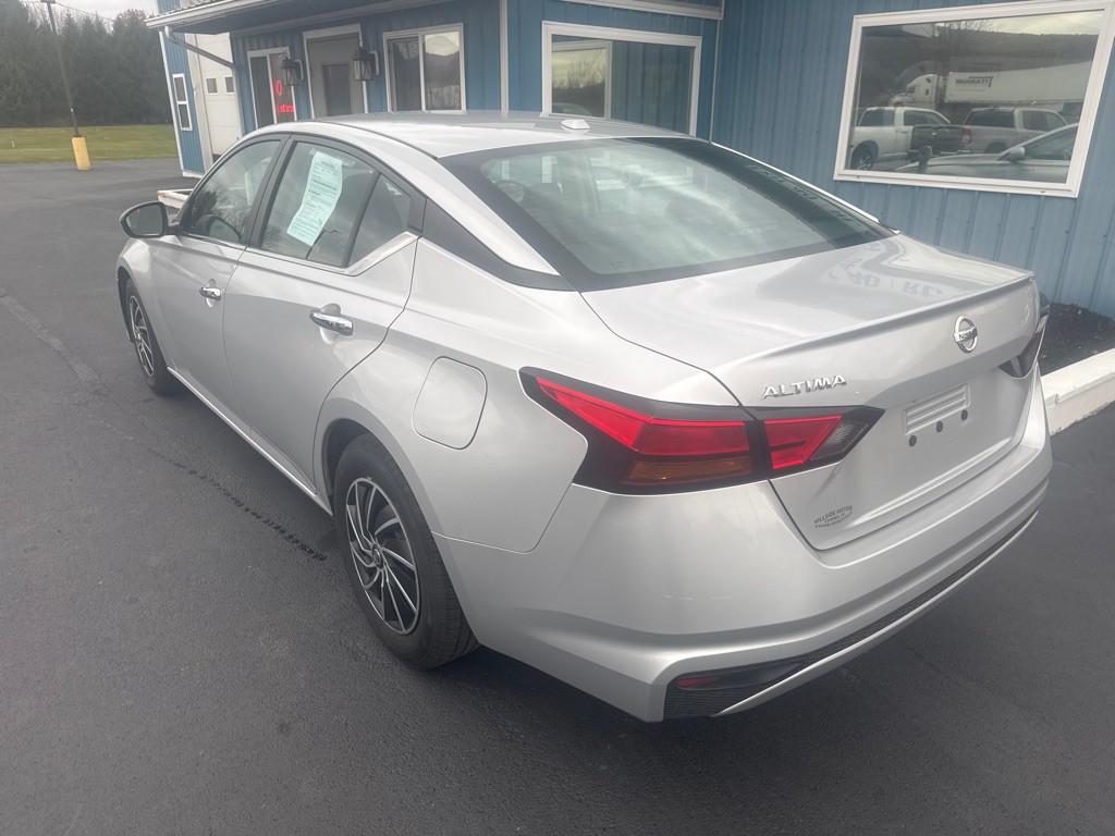 2020 Nissan Altima Image 4