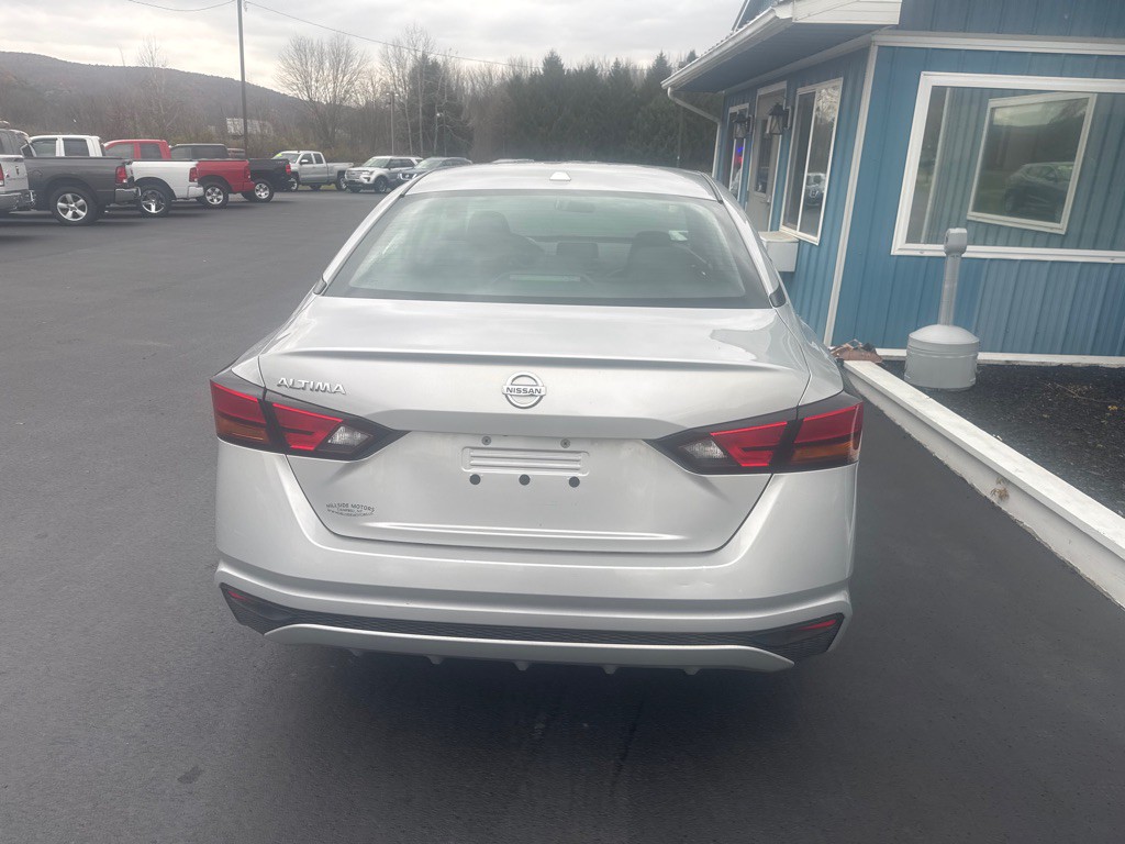 2020 Nissan Altima Image 5