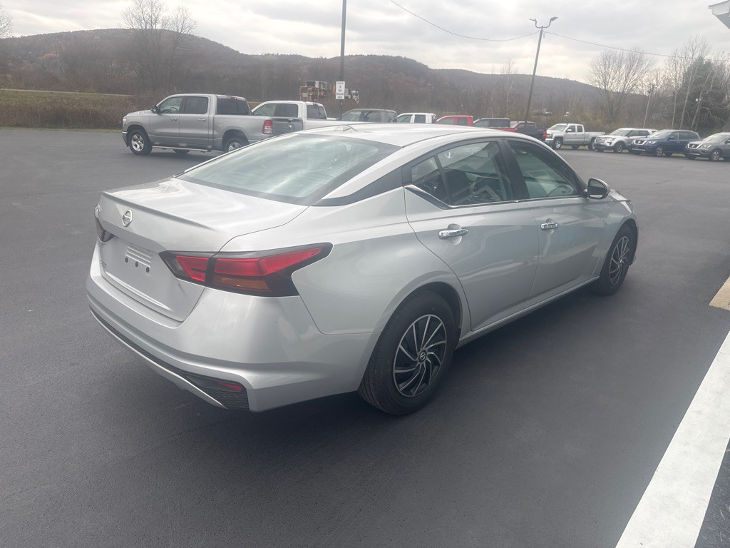 2020 Nissan Altima Image 6