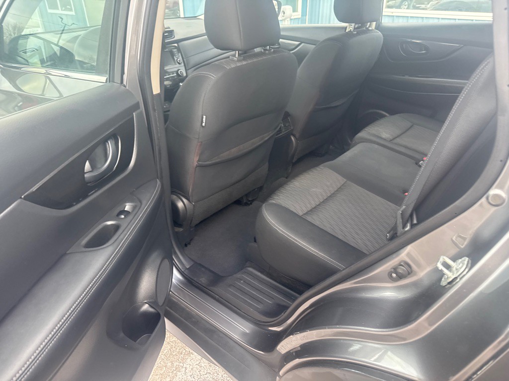 2019 Nissan Rogue Image 3