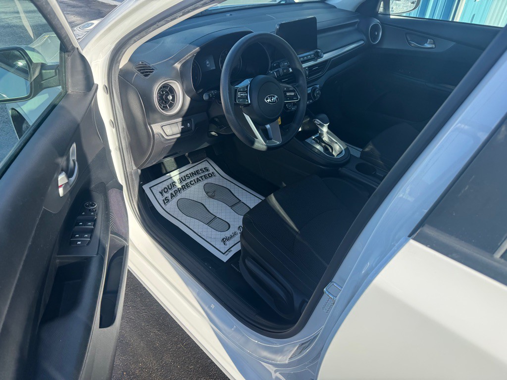 2019 Kia Forte Image 2