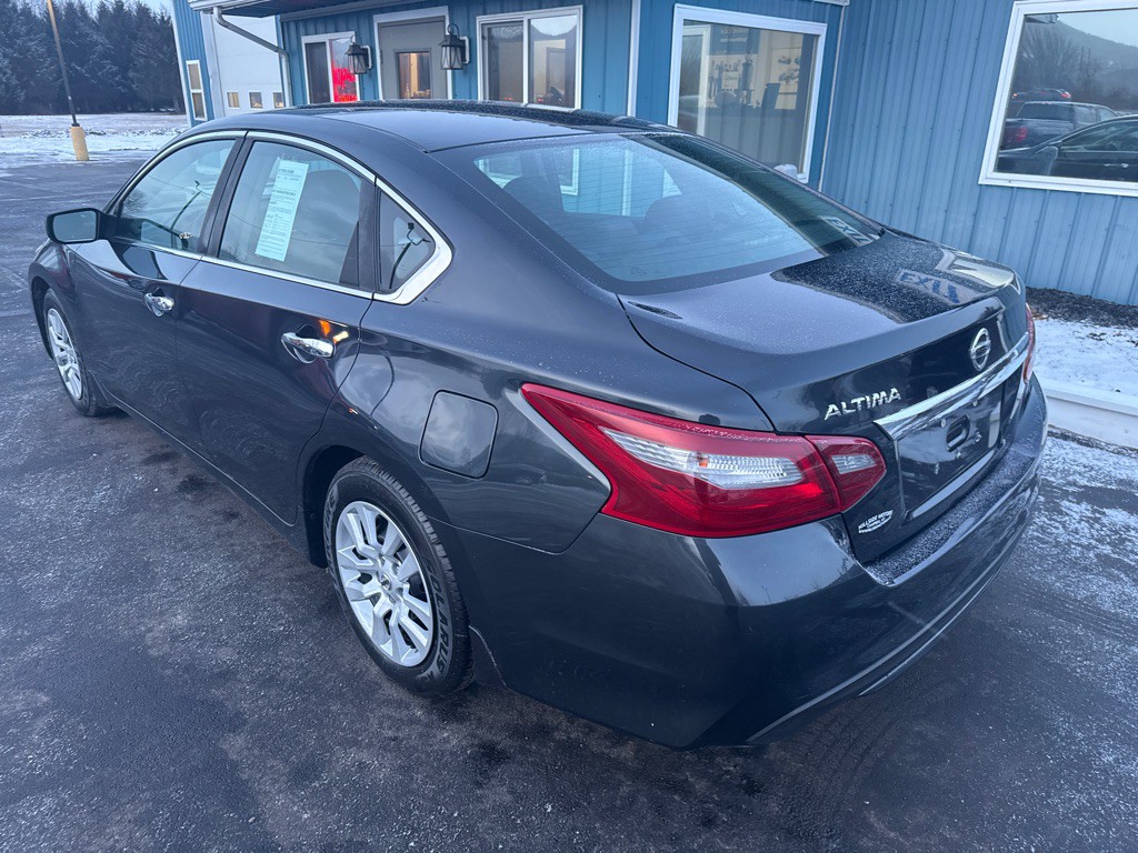 2018 Nissan Altima Image 4