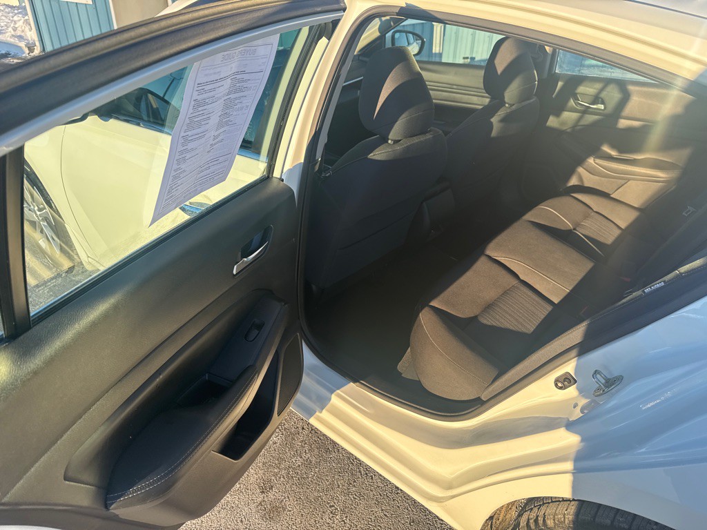 2020 Nissan Altima Image 3