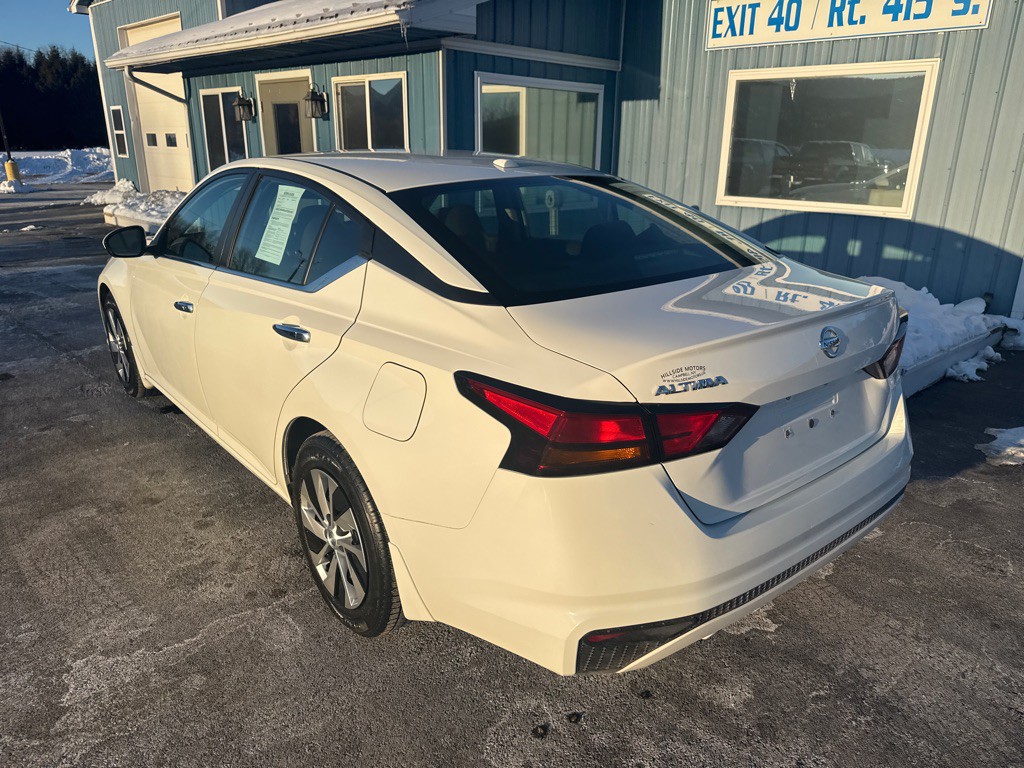 2020 Nissan Altima Image 4