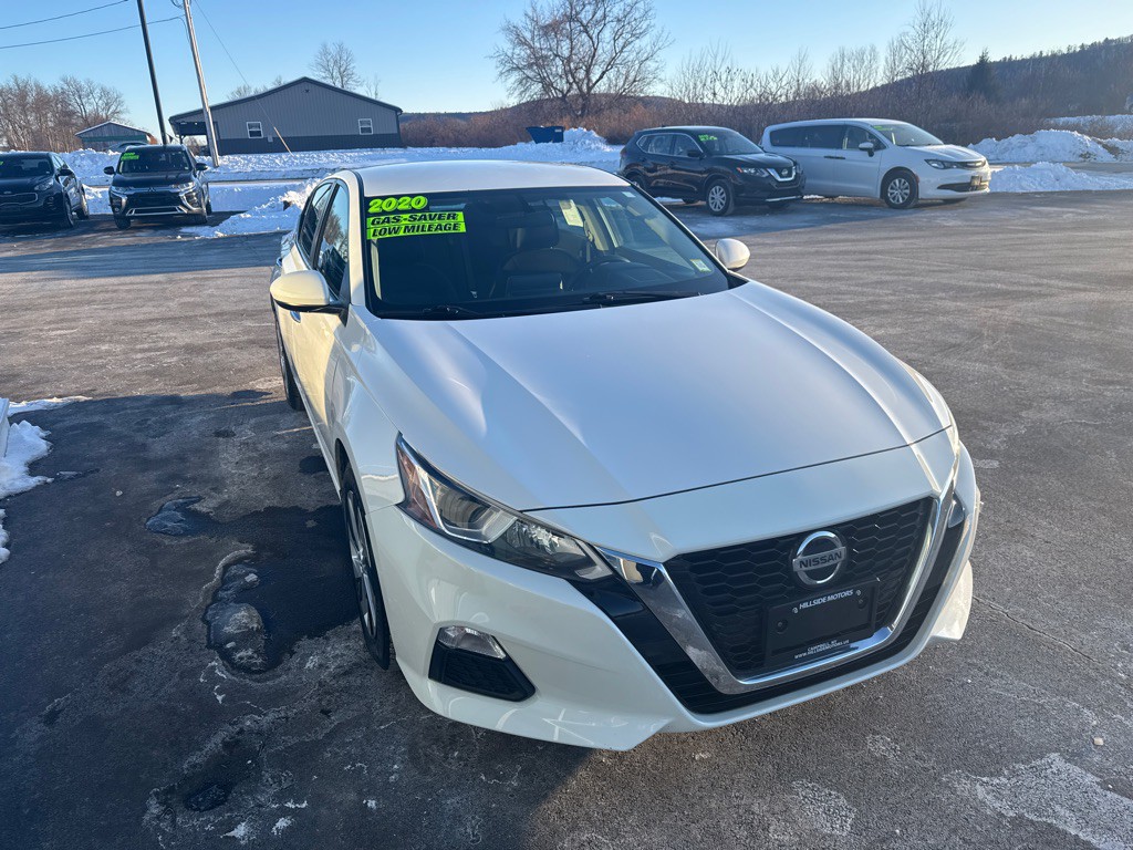 2020 Nissan Altima Image 9