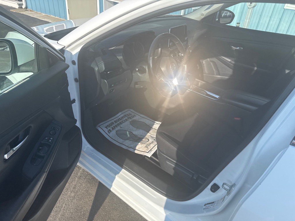 2021 Nissan Sentra Image 2