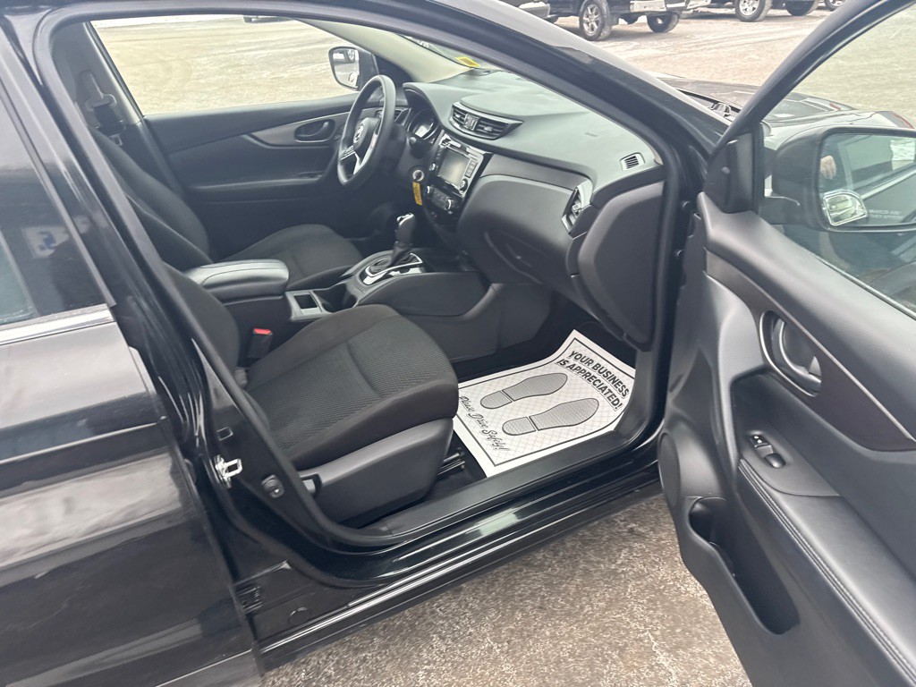 2022 Nissan Rogue Image 8