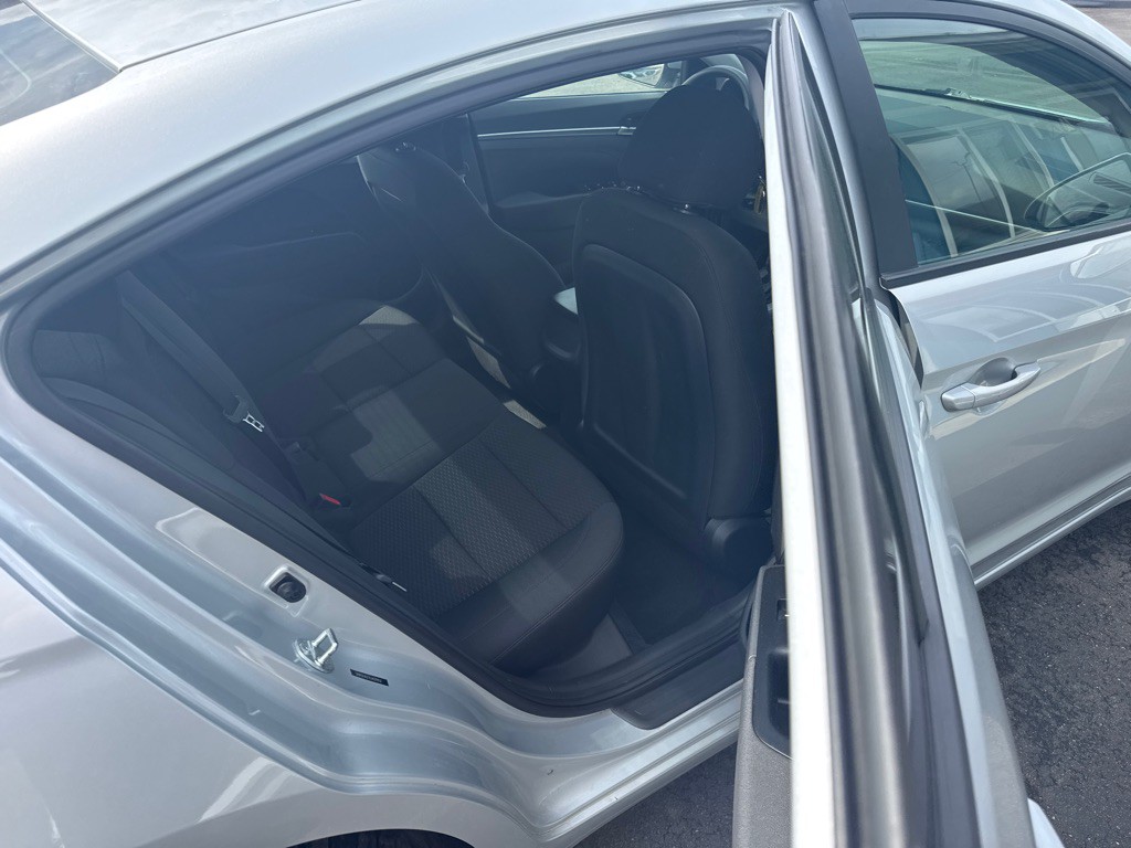 2020 Hyundai Elantra Image 7