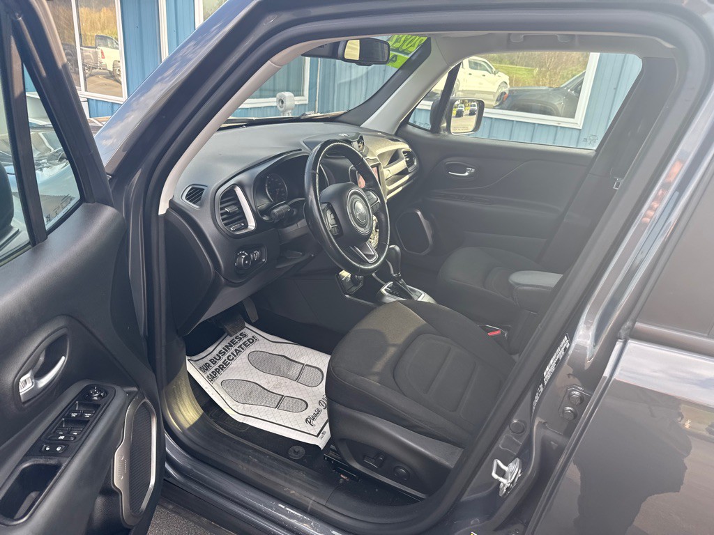 2022 Jeep Renegade Image 2