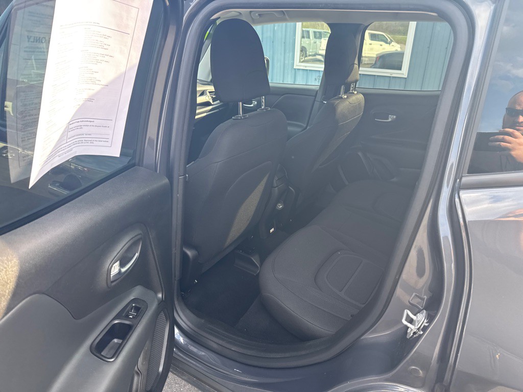 2022 Jeep Renegade Image 3