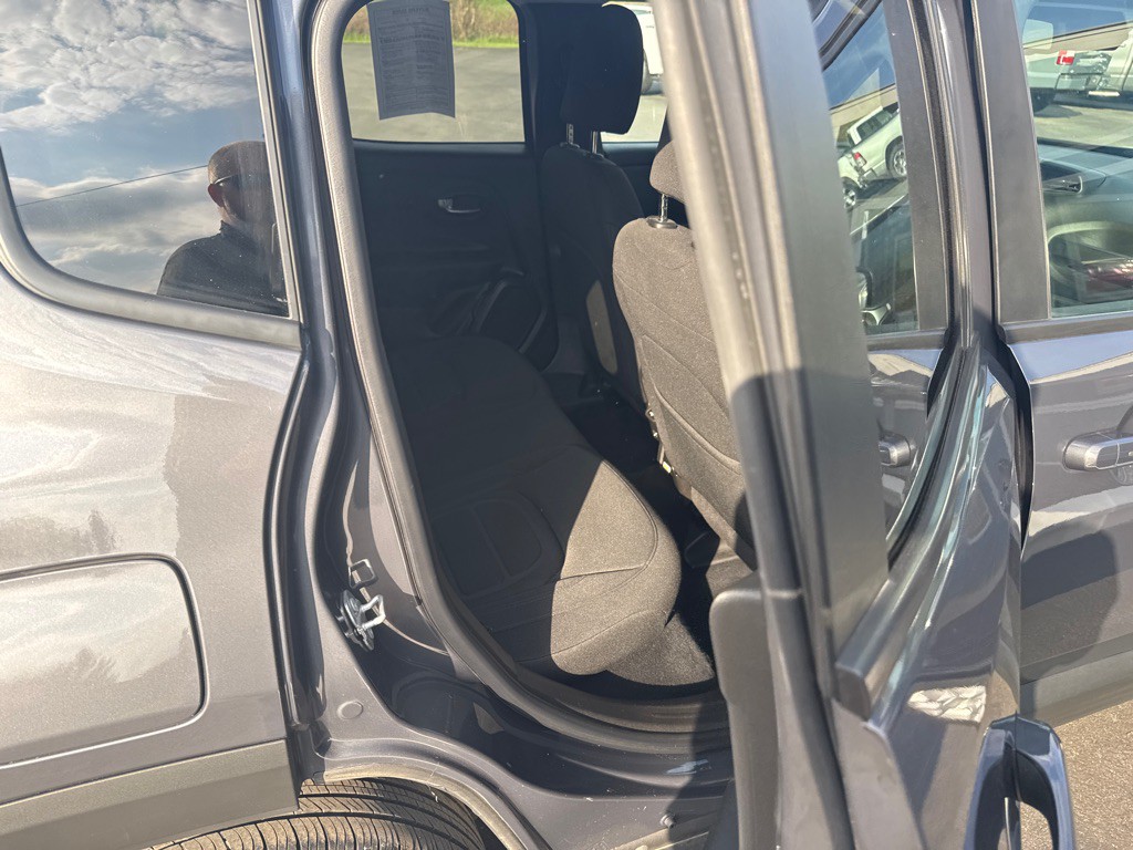 2022 Jeep Renegade Image 7