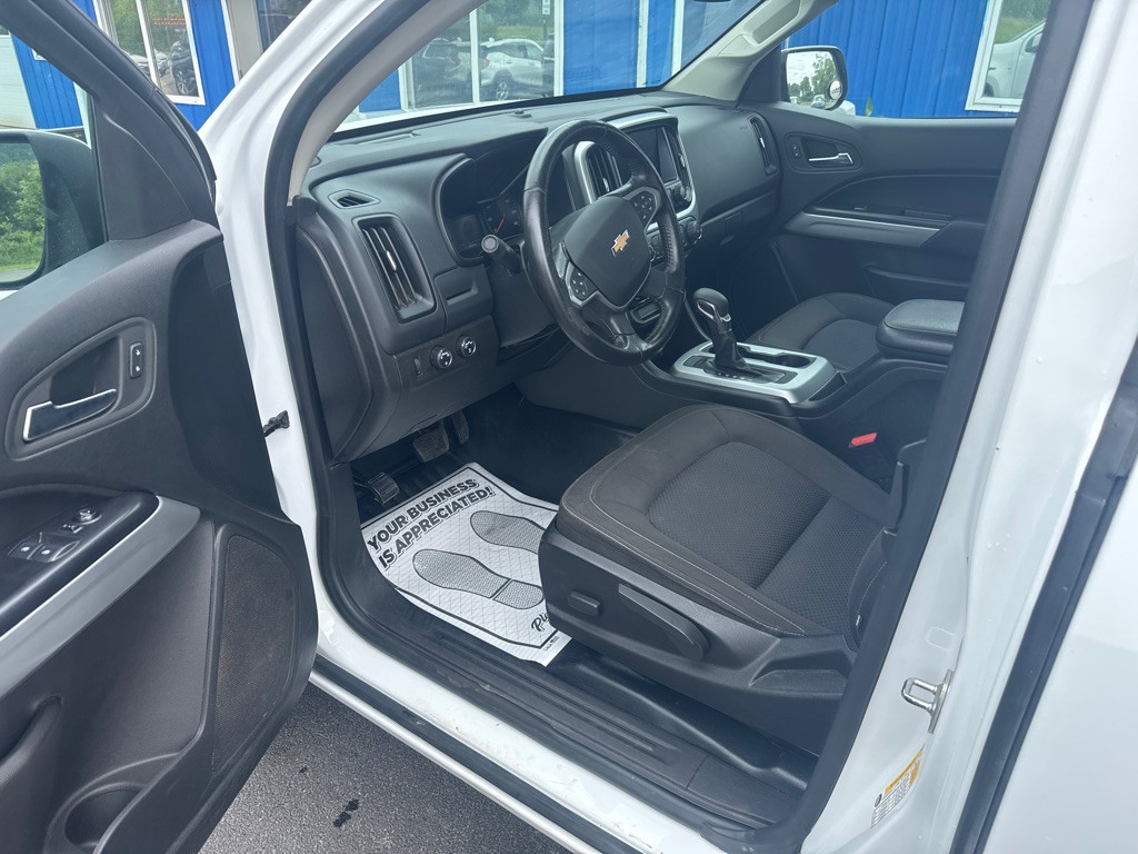 2022 Chevrolet Colorado Image 2