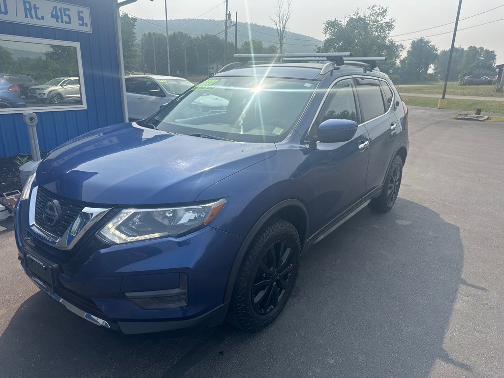 2020 Nissan Rogue Image 1