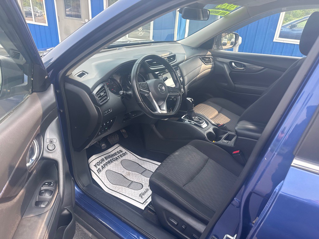 2020 Nissan Rogue Image 2