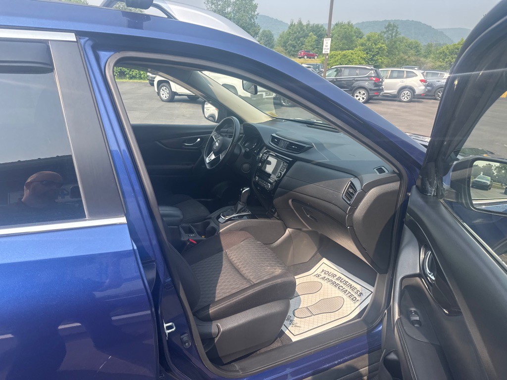 2020 Nissan Rogue Image 8