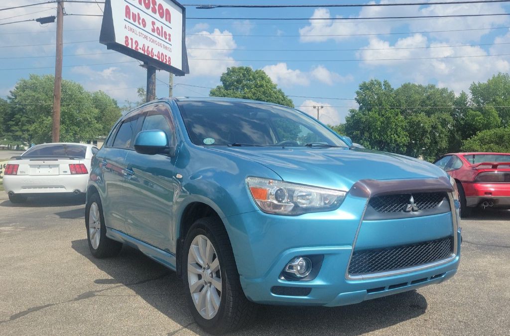 2011 Mitsubishi Outlander Image 1