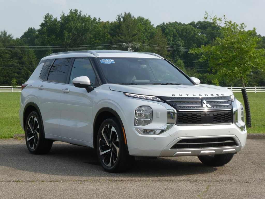 2022 Mitsubishi Outlander Image 4