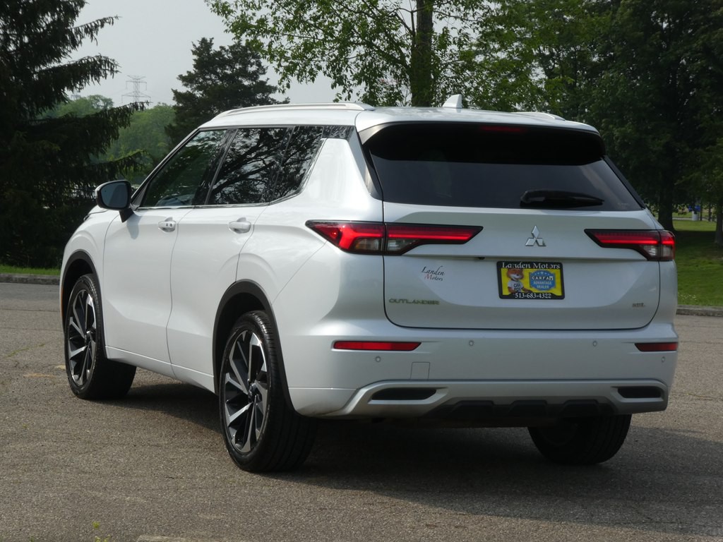 2022 Mitsubishi Outlander Image 8