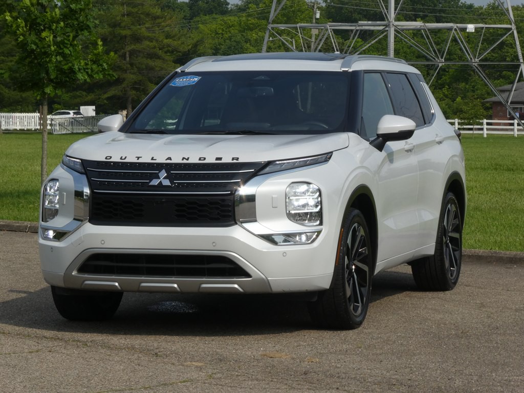2022 Mitsubishi Outlander Image 10