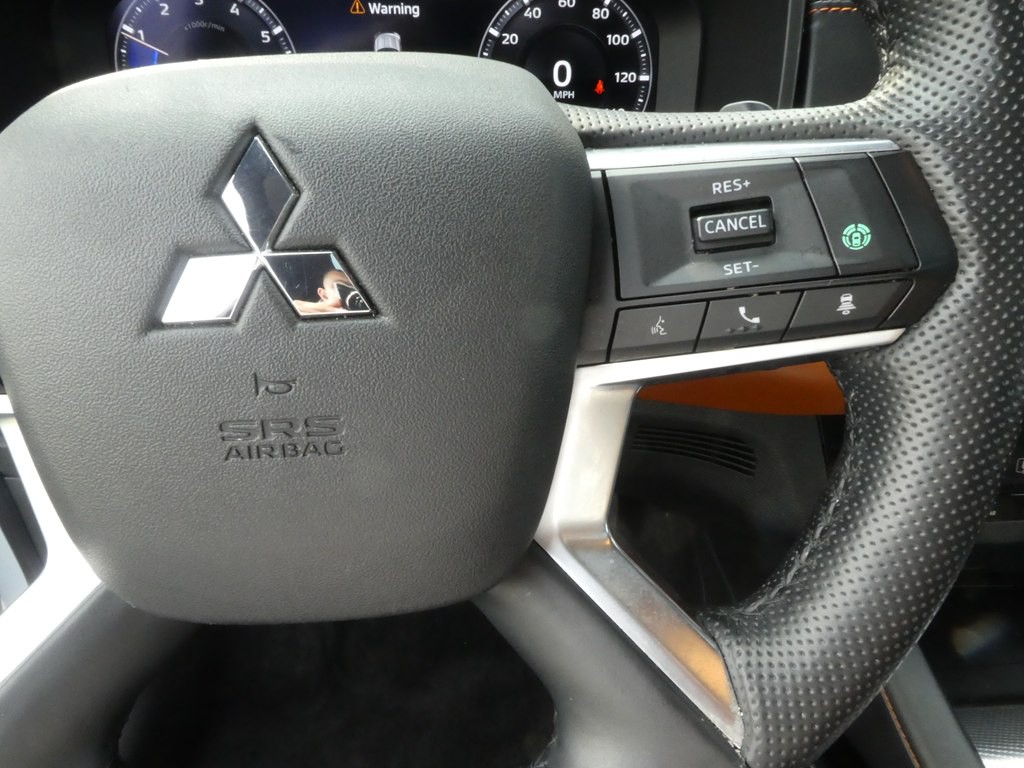 2022 Mitsubishi Outlander Image 28
