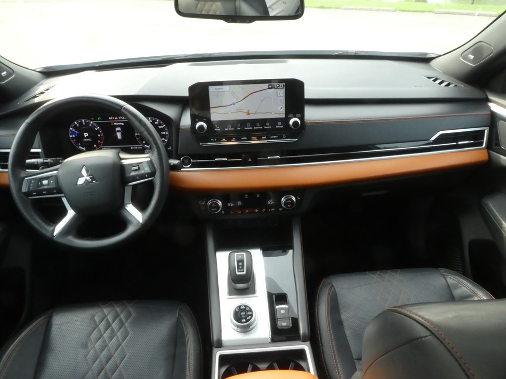 2022 Mitsubishi Outlander Image 35