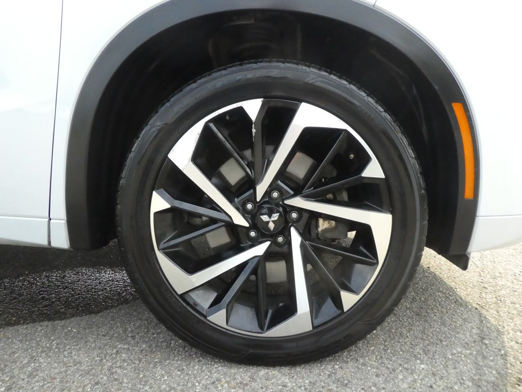 2022 Mitsubishi Outlander Image 42